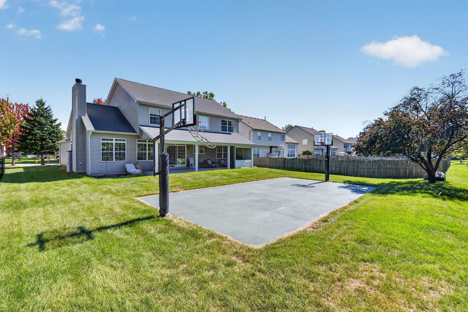 215 Edgewood Drive, Minooka, IL 60447