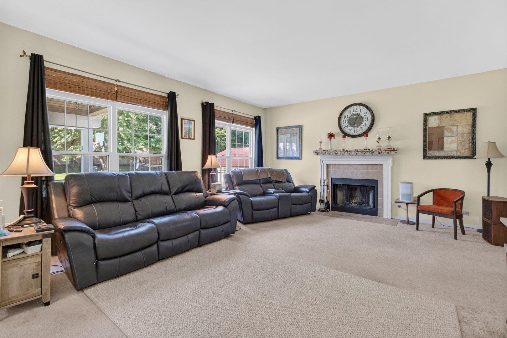 215 Edgewood Drive, Minooka, IL 60447