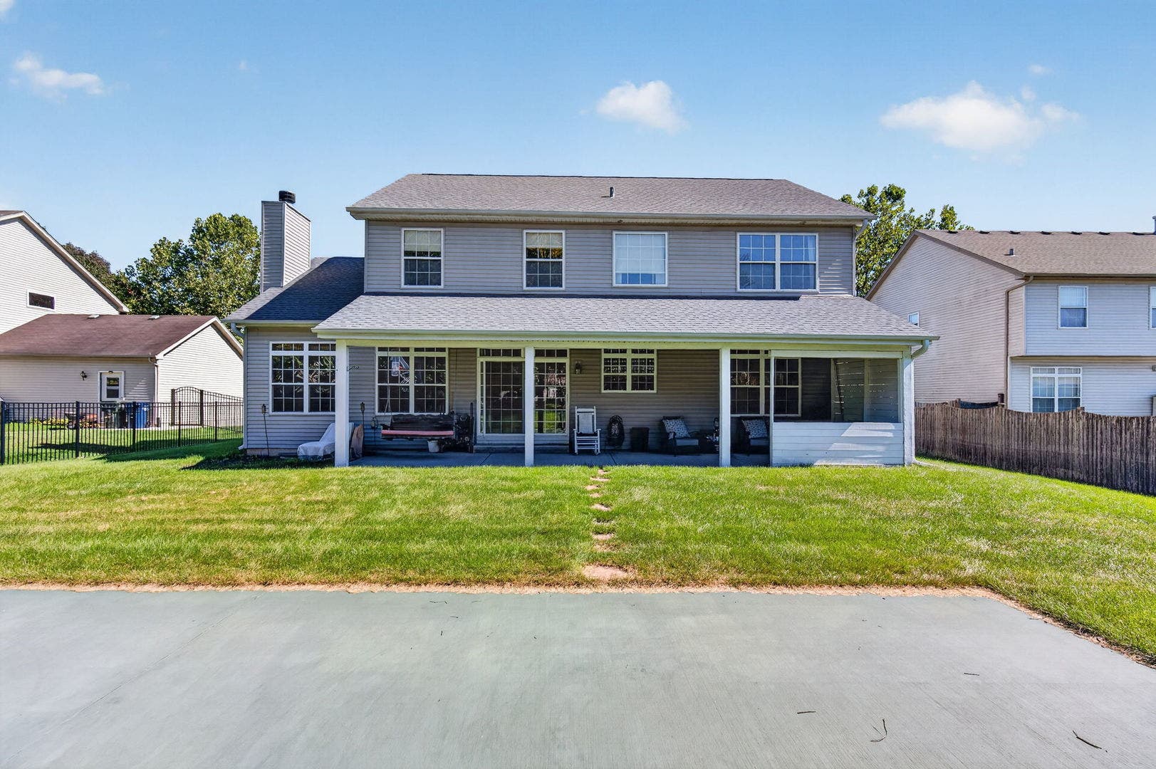 215 Edgewood Drive, Minooka, IL 60447