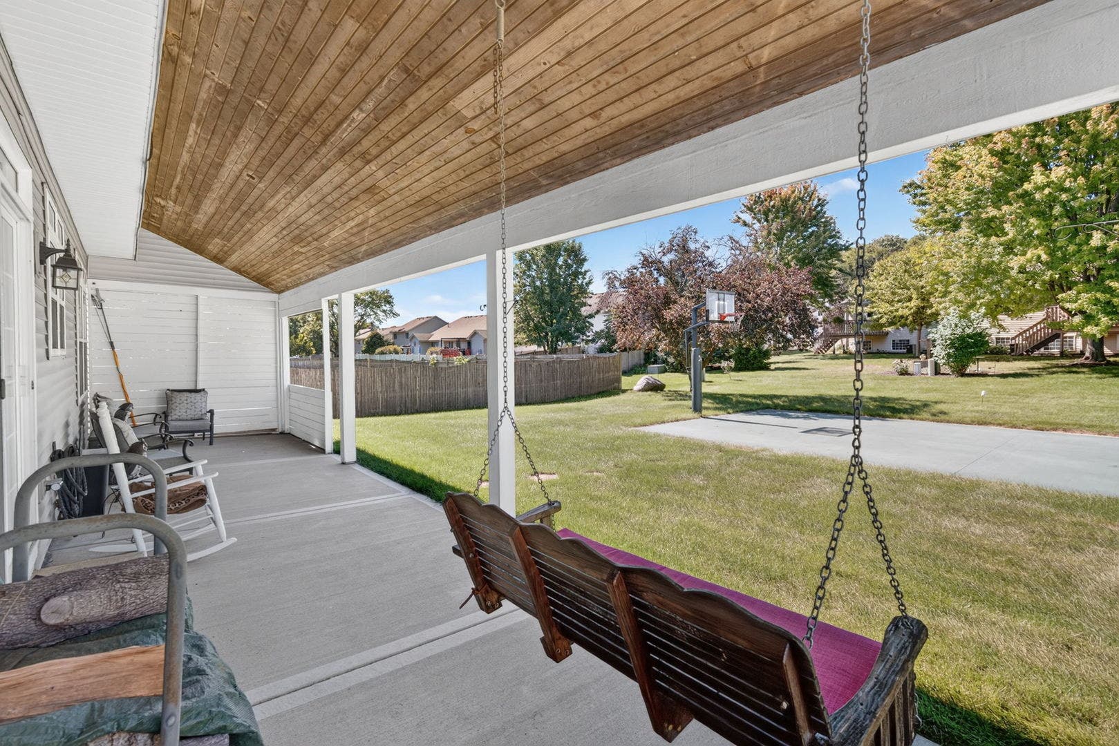215 Edgewood Drive, Minooka, IL 60447