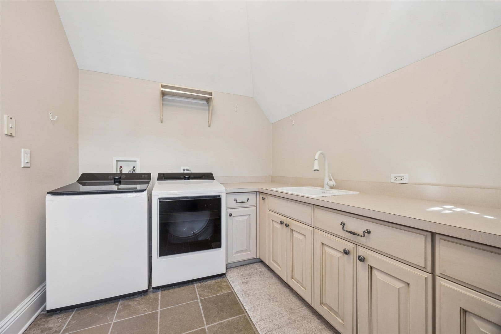 753 Wilson Lane, Hinsdale, IL 60521 753 Wilson Lane, Hinsdale, IL 60521
