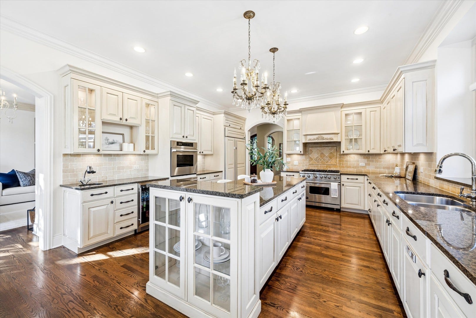 753 Wilson Lane, Hinsdale, IL 60521 753 Wilson Lane, Hinsdale, IL 60521