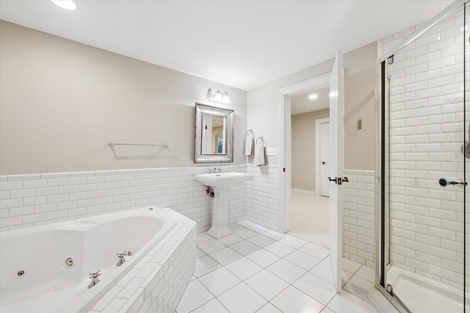 753 Wilson Lane, Hinsdale, IL 60521 753 Wilson Lane, Hinsdale, IL 60521