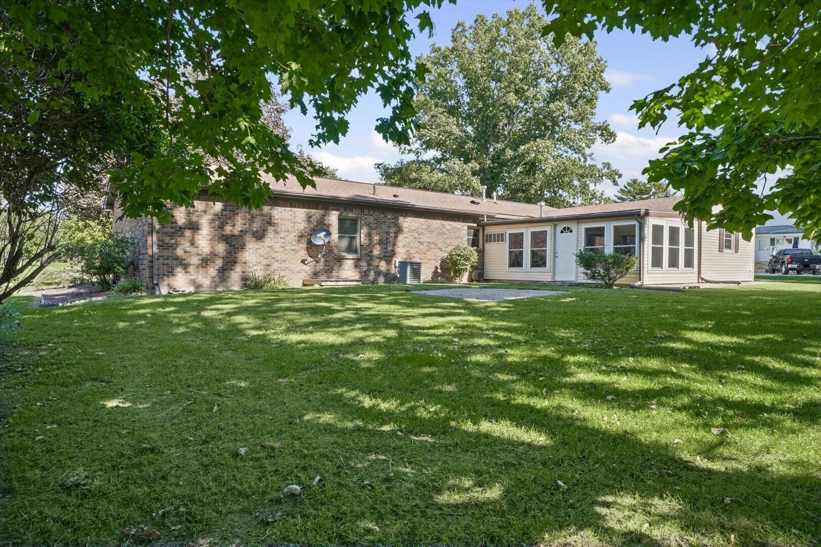 206 Cherokee Drive, Georgetown, IL 61846 206 Cherokee Drive, Georgetown, IL 61846