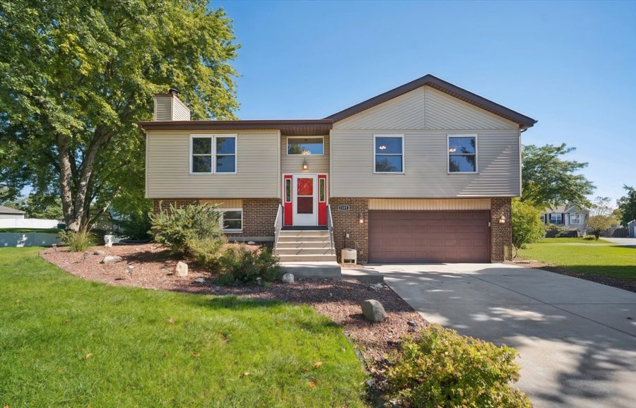 Property photo for 1185 S Appletree Lane, Bartlett, IL