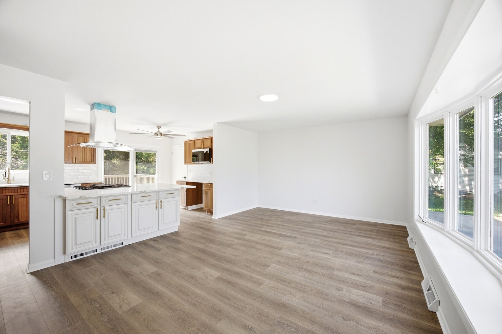 1175 Royal Boulevard, Elgin, IL 60123 1175 Royal Boulevard, Elgin, IL 60123