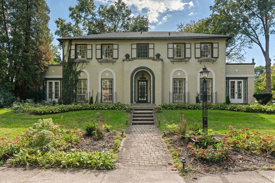 Property photo for 2424 Hawthorne Lane, Flossmoor, IL