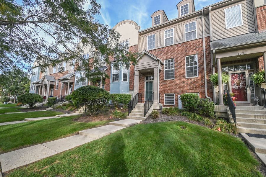 Property photo for 105 Station Park Circle, Grayslake, IL