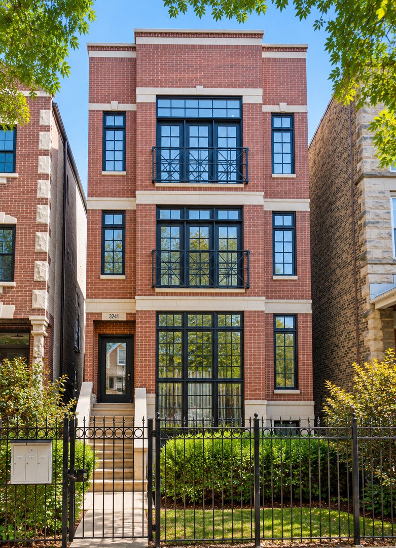 3241 N CLIFTON Avenue, #3, Chicago, IL 60657 3241 N CLIFTON Avenue, #3, Chicago, IL 60657