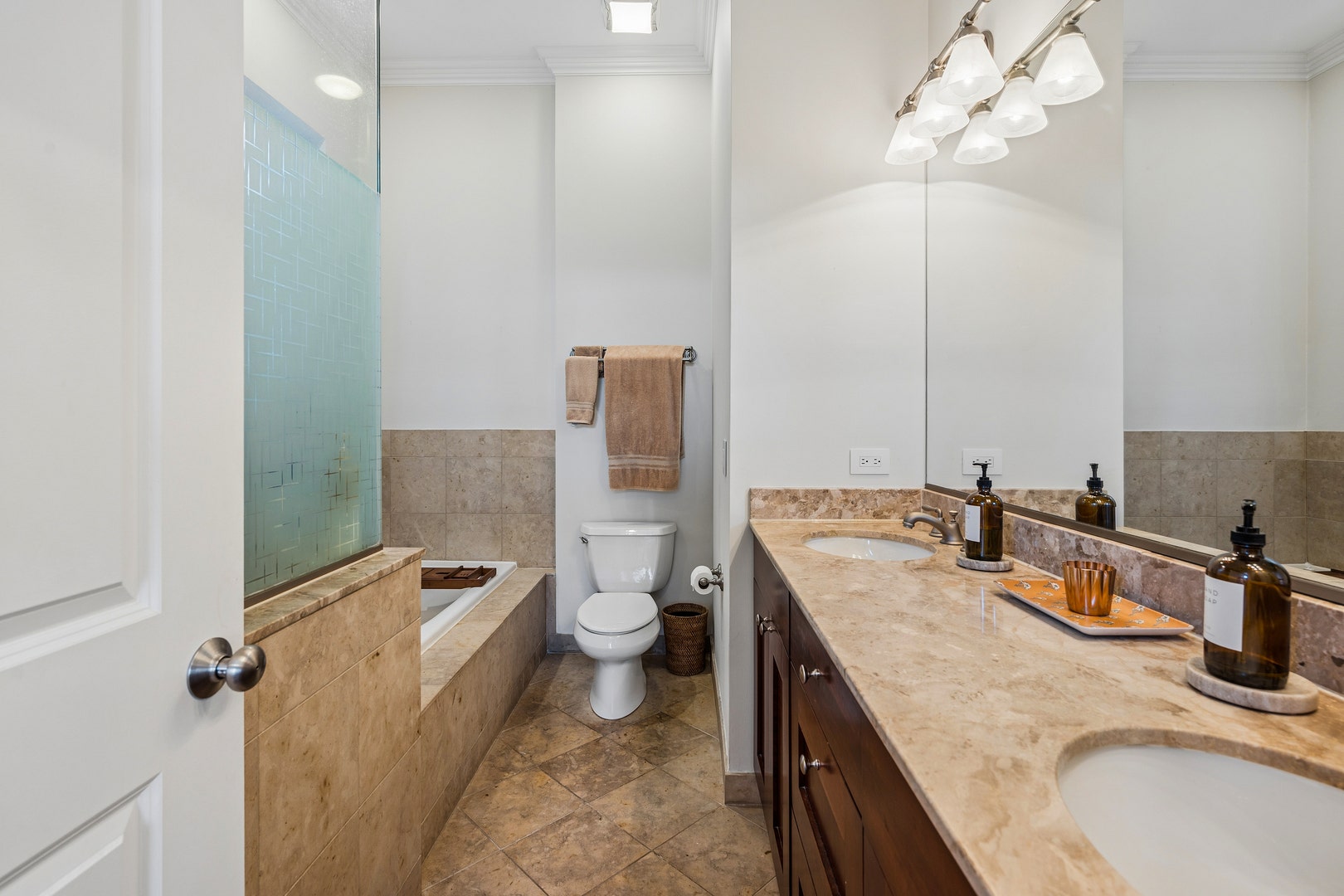 3241 N CLIFTON Avenue, #3, Chicago, IL 60657 3241 N CLIFTON Avenue, #3, Chicago, IL 60657