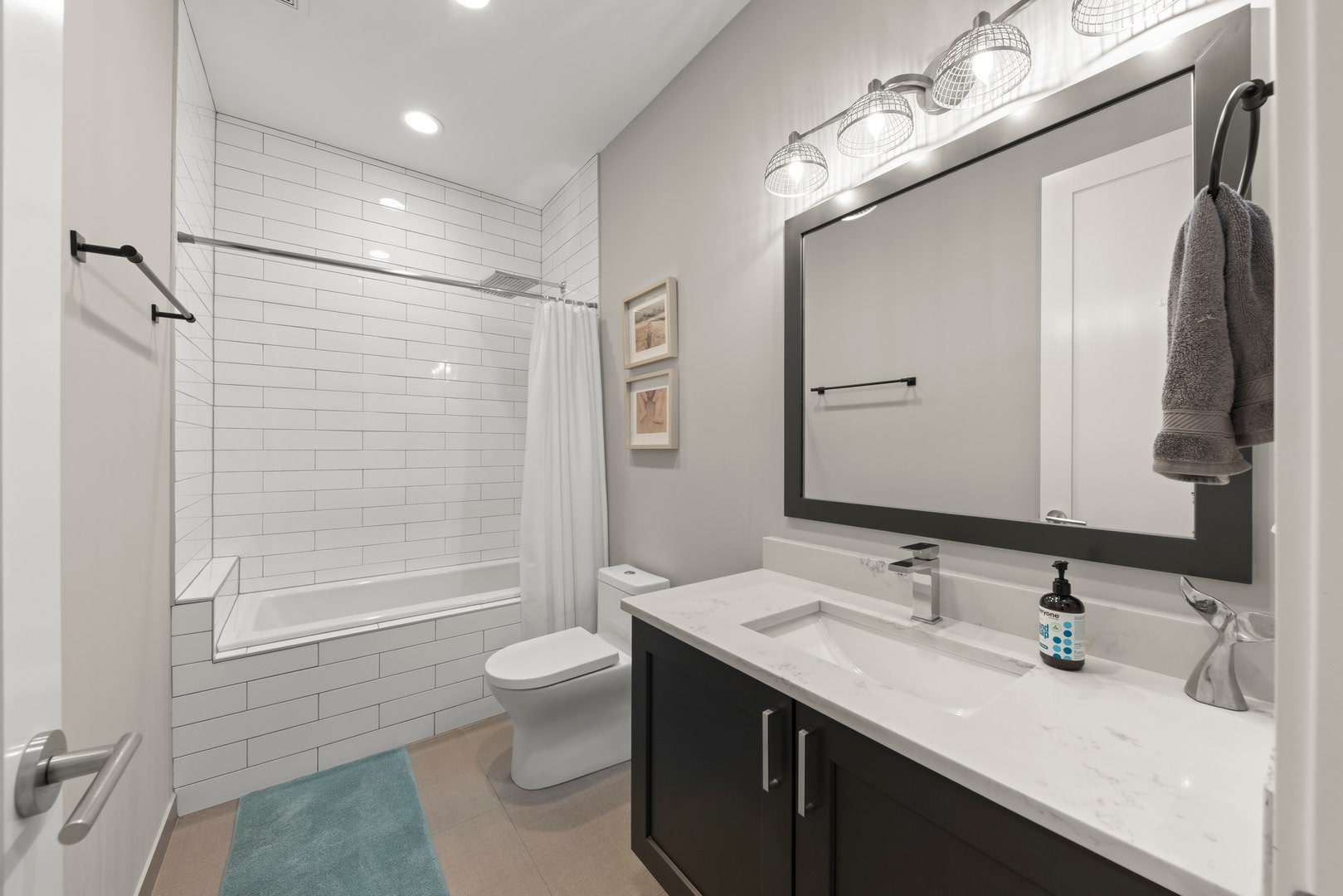 3049 W Lyndale Street, #1, Chicago, IL 60647