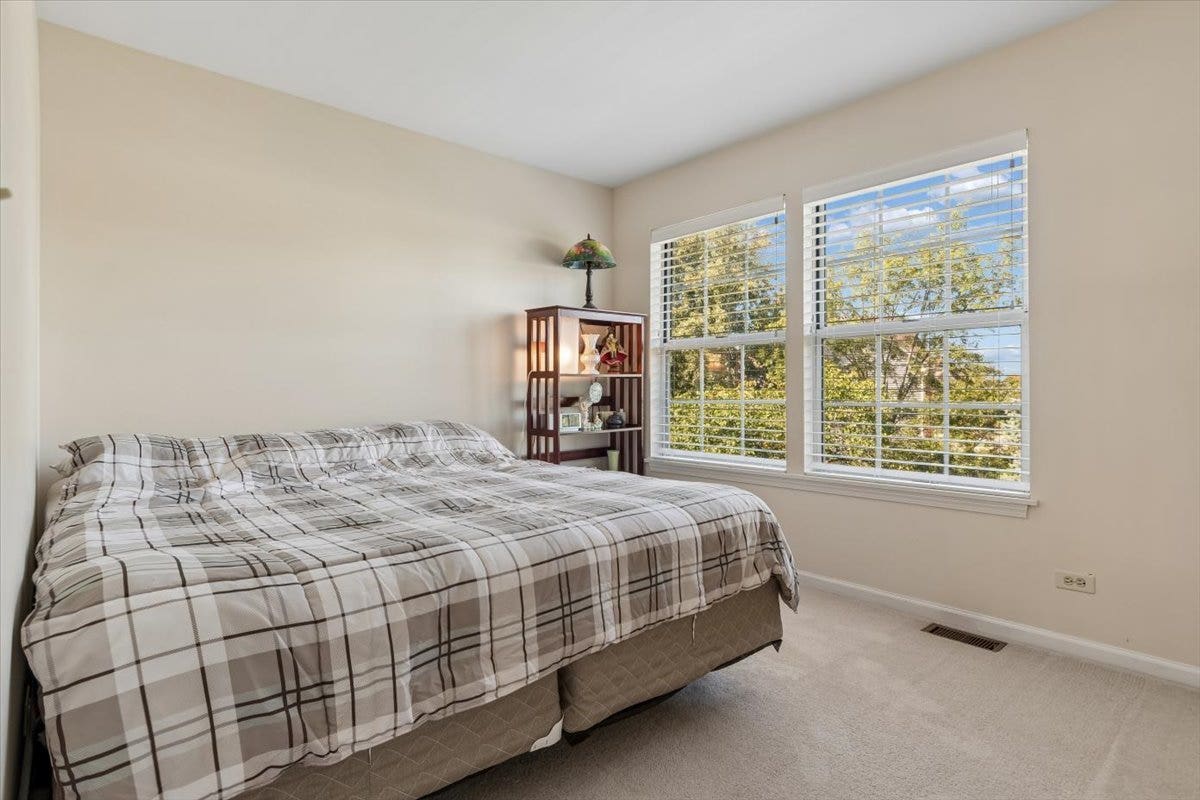 925 Brompton Circle, Bolingbrook, IL 60440 925 Brompton Circle, Bolingbrook, IL 60440