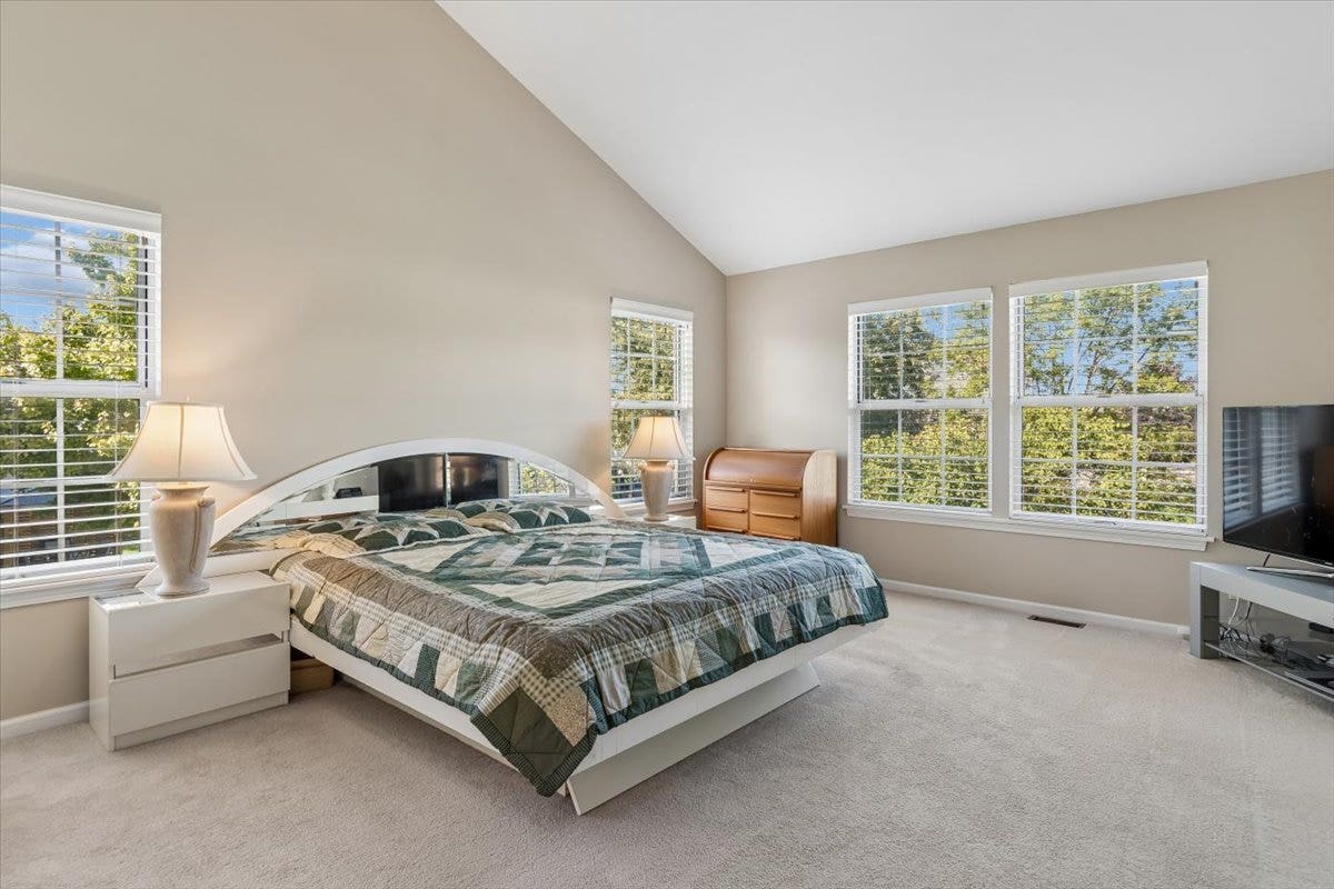 925 Brompton Circle, Bolingbrook, IL 60440 925 Brompton Circle, Bolingbrook, IL 60440