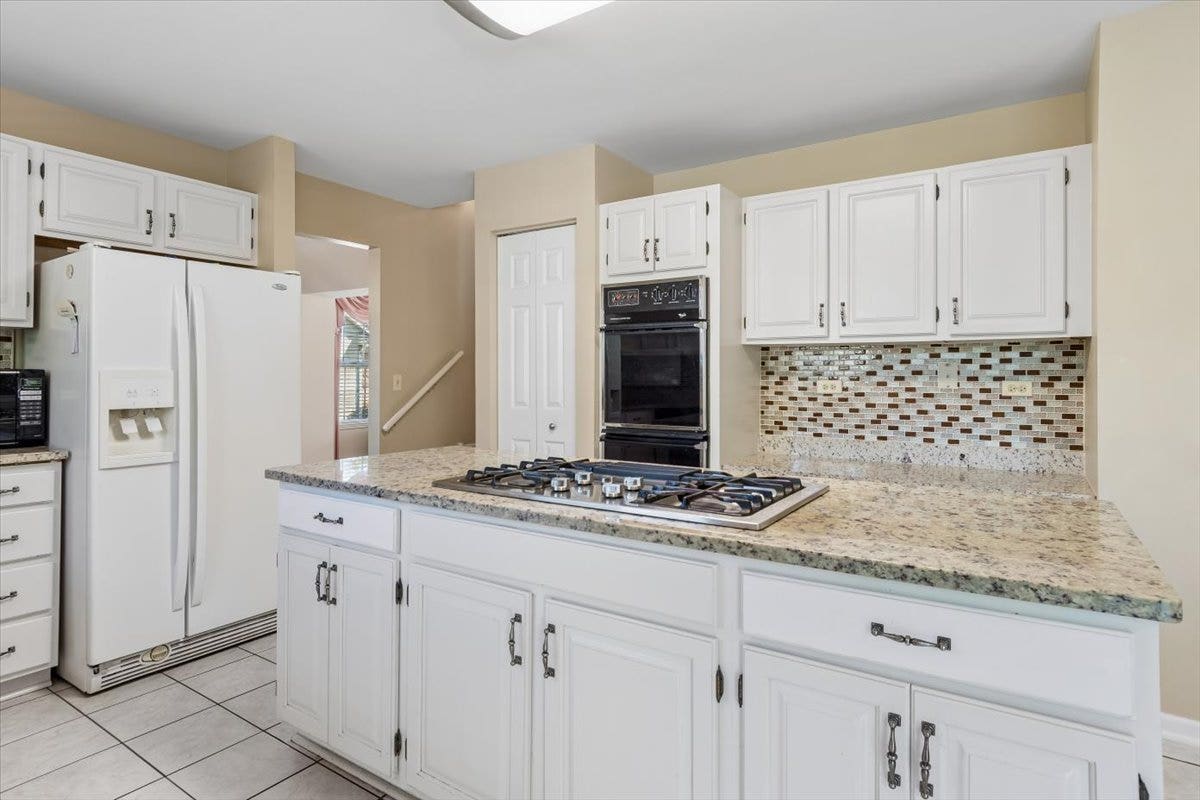 925 Brompton Circle, Bolingbrook, IL 60440 925 Brompton Circle, Bolingbrook, IL 60440