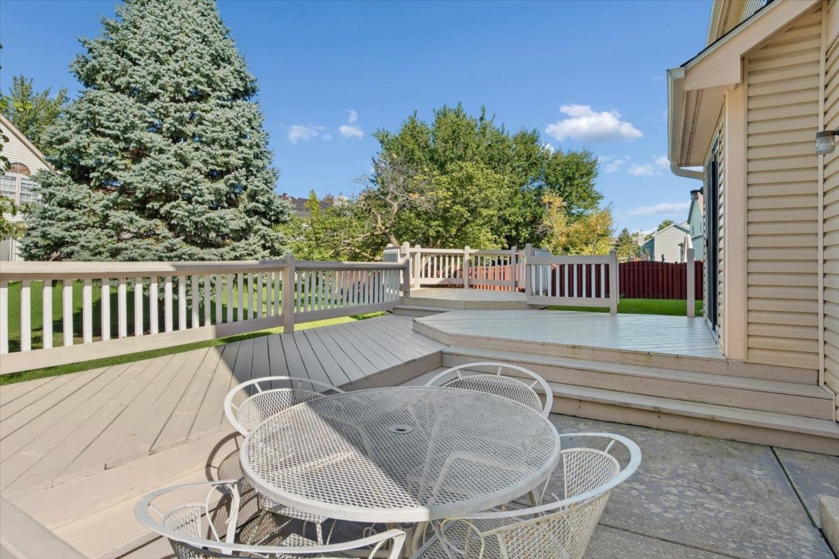 925 Brompton Circle, Bolingbrook, IL 60440 925 Brompton Circle, Bolingbrook, IL 60440