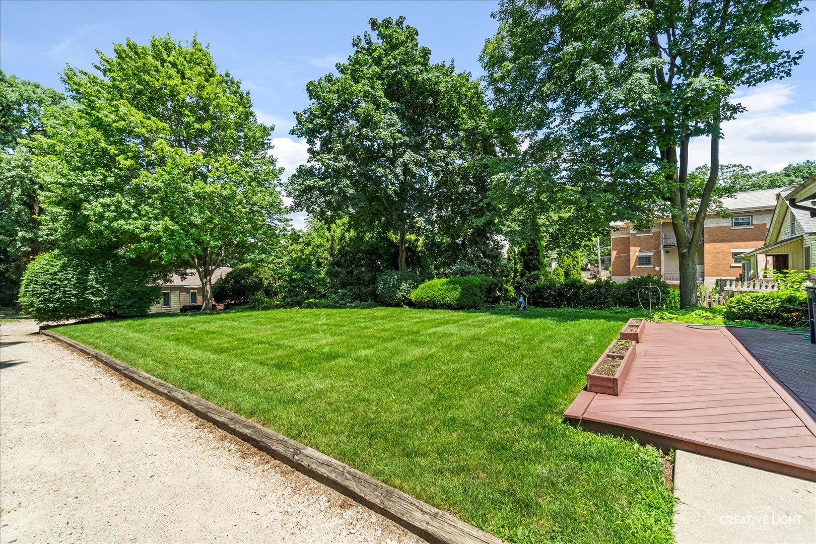 386 E Chicago Street, Elgin, IL 60120 386 E Chicago Street, Elgin, IL 60120