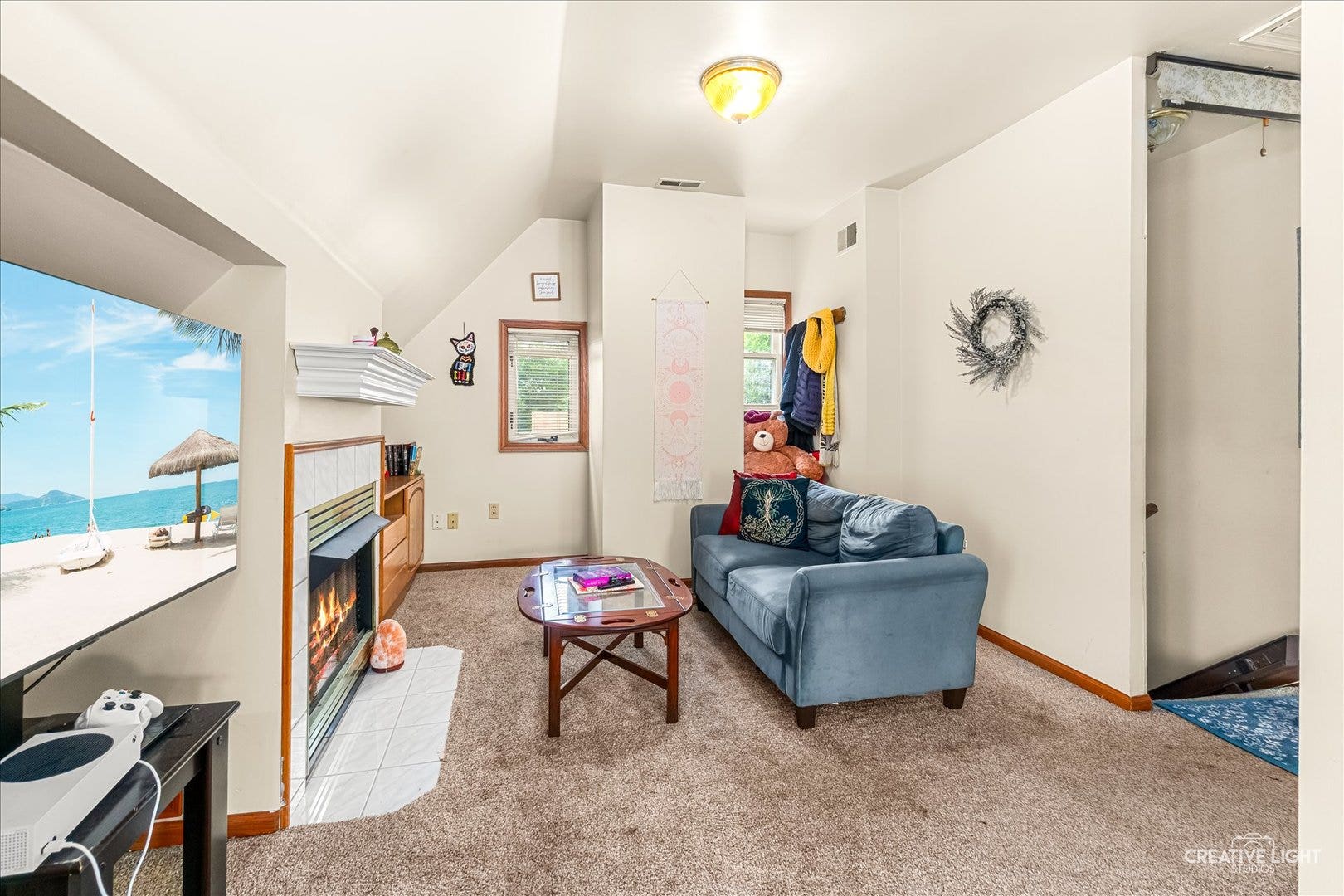 386 E Chicago Street, Elgin, IL 60120 386 E Chicago Street, Elgin, IL 60120