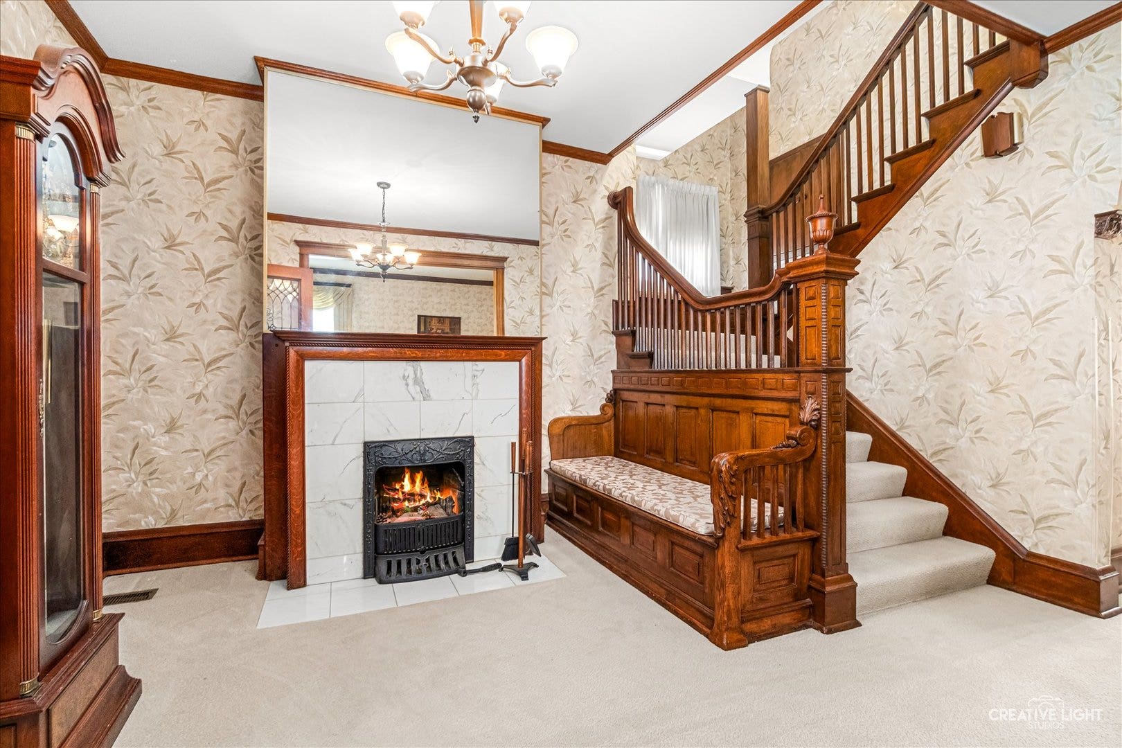 386 E Chicago Street, Elgin, IL 60120 386 E Chicago Street, Elgin, IL 60120
