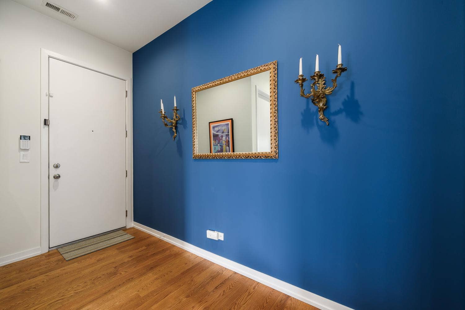 1433 N Ashland Avenue, #3NE, Chicago, IL 60622 Entry foyer