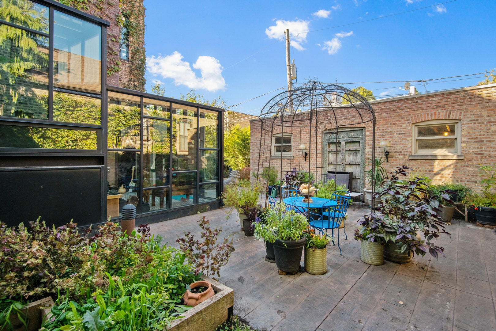 1646 N Leavitt Street, Chicago, IL 60647 1646 N Leavitt Street, Chicago, IL 60647