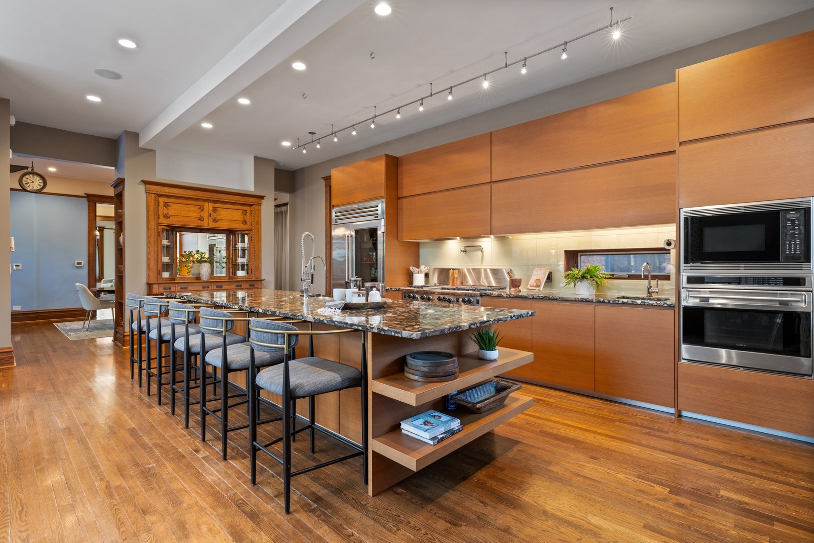 1646 N Leavitt Street, Chicago, IL 60647 1646 N Leavitt Street, Chicago, IL 60647