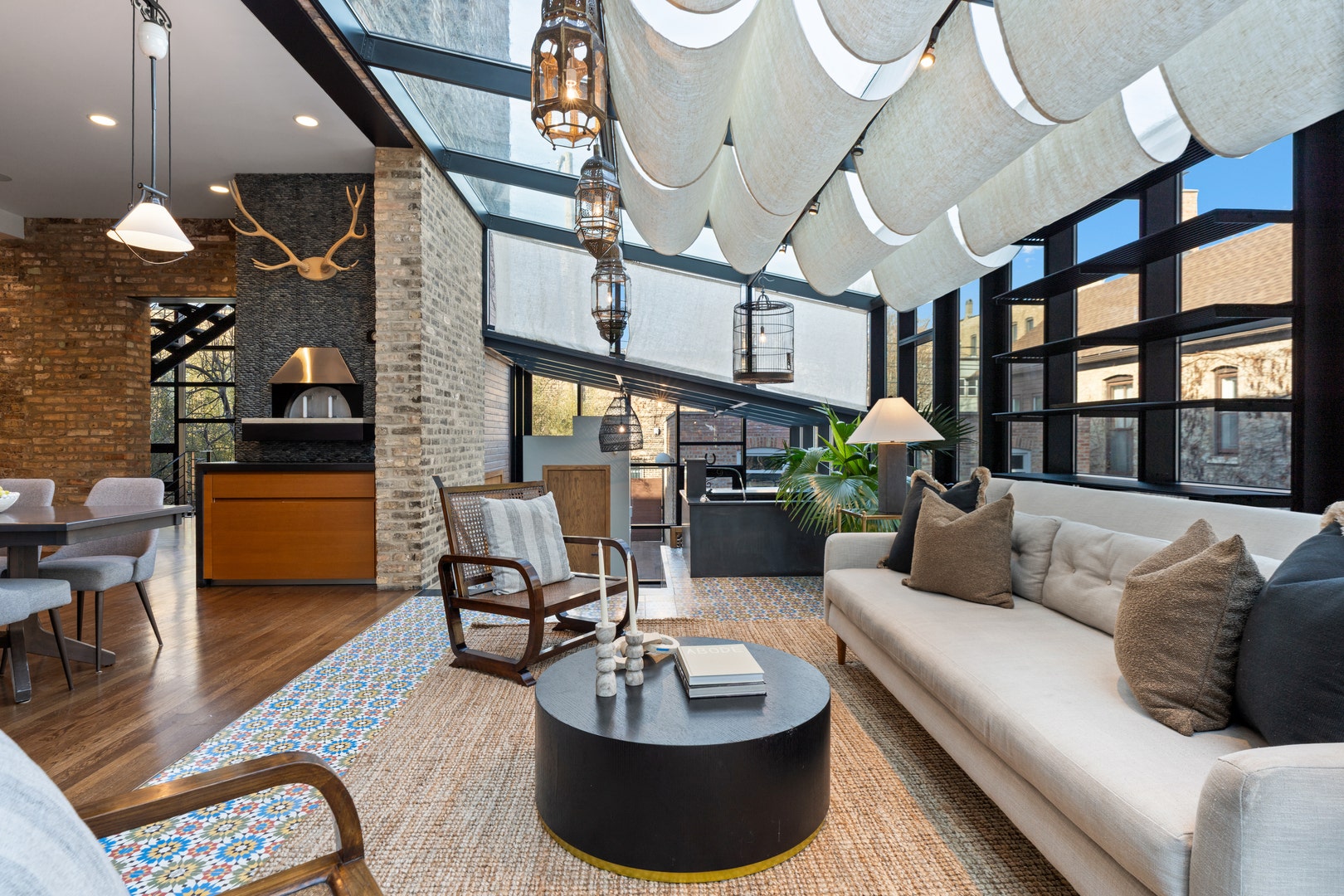 1646 N Leavitt Street, Chicago, IL 60647 1646 N Leavitt Street, Chicago, IL 60647
