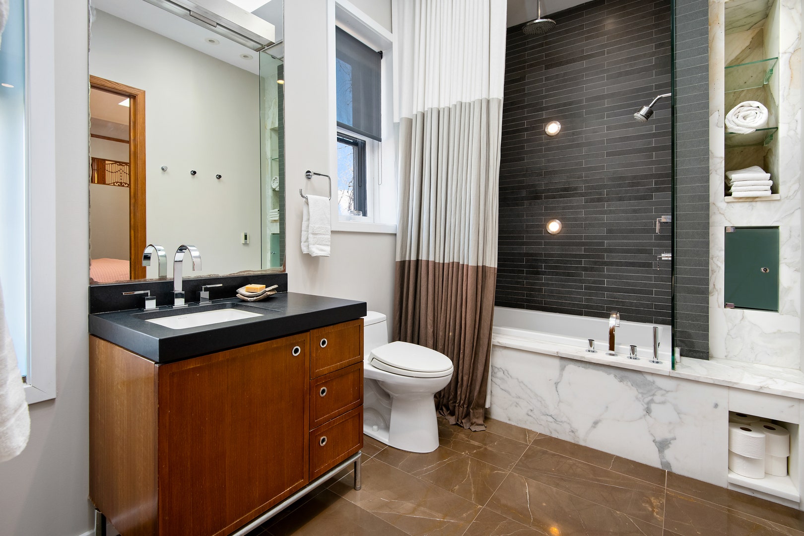 1646 N Leavitt Street, Chicago, IL 60647 1646 N Leavitt Street, Chicago, IL 60647