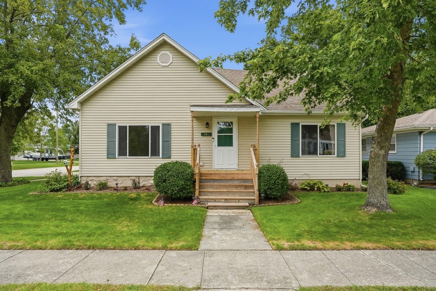Property photo for 341 W Wood Avenue, Peotone, IL