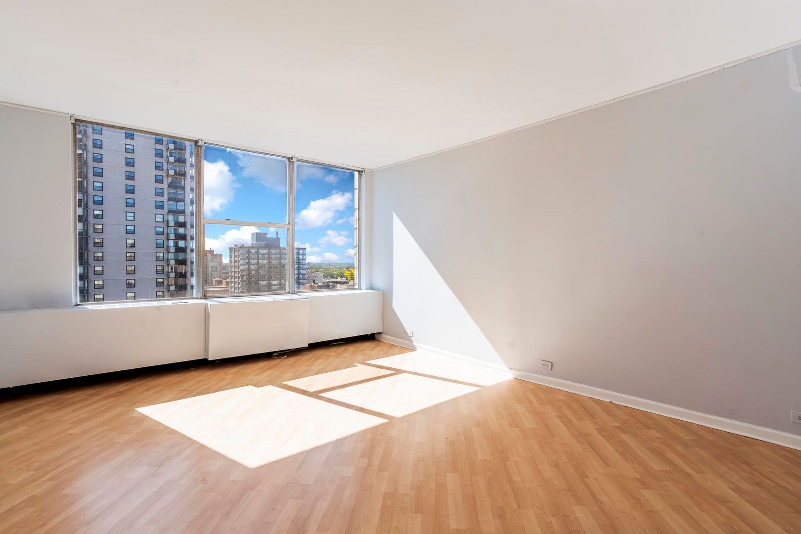5757 N Sheridan Road, #19D, Chicago, IL 60660