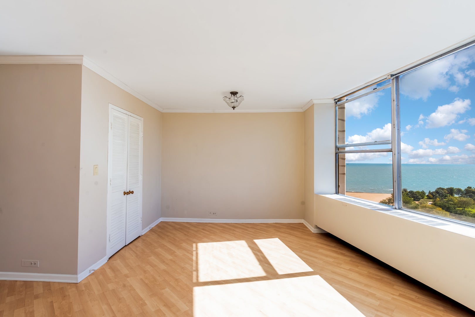 5757 N Sheridan Road, #19D, Chicago, IL 60660