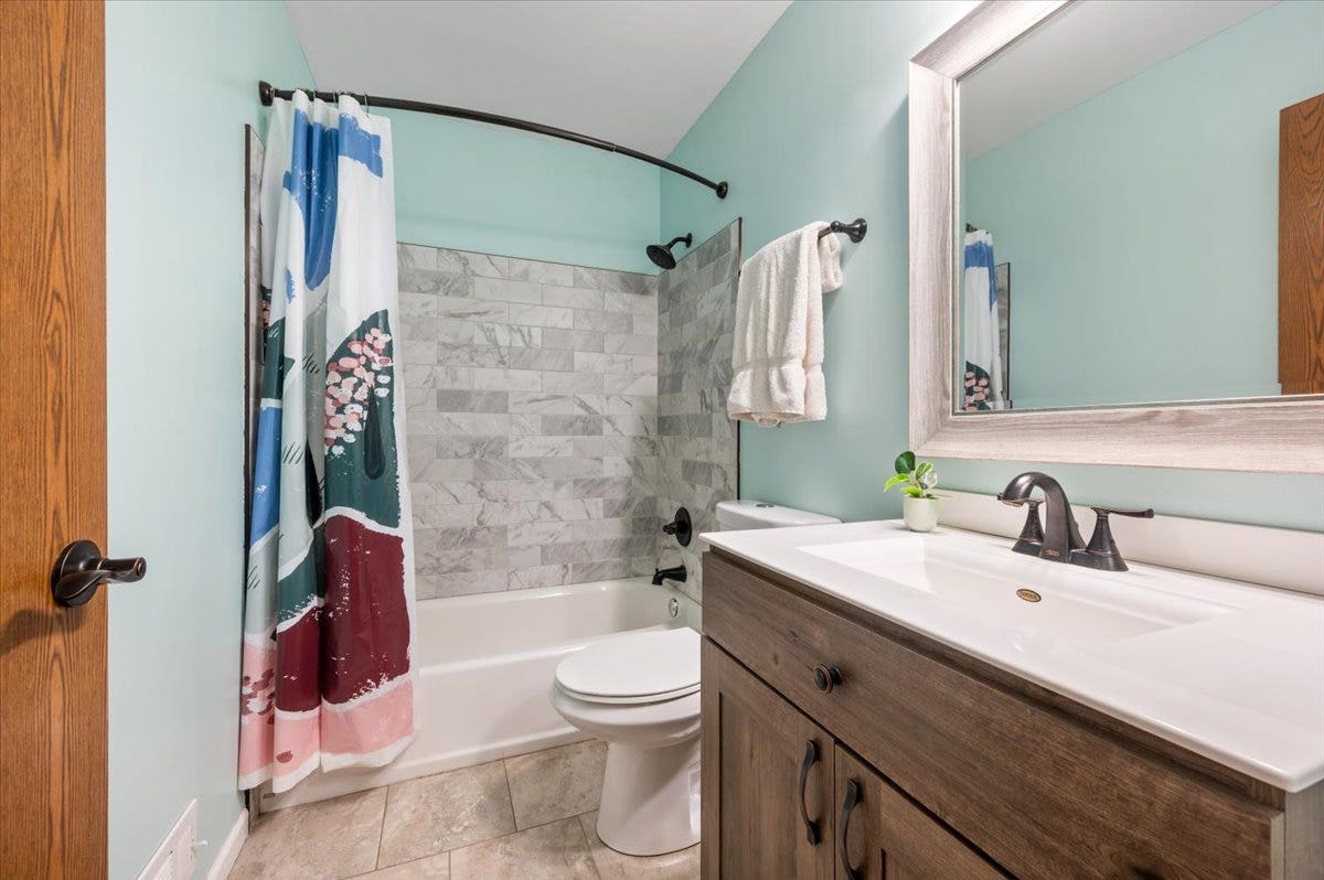 169 Park Meadow Lane, Bolingbrook, IL 60440 169 Park Meadow Lane, Bolingbrook, IL 60440