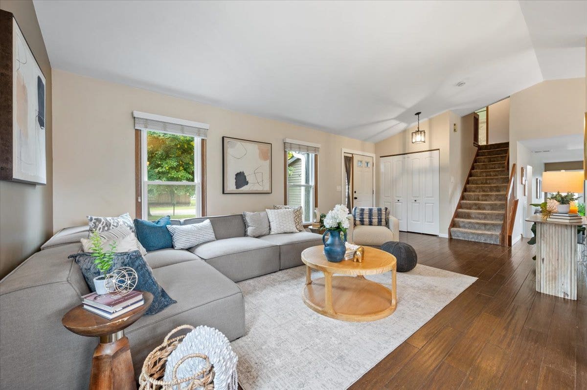 169 Park Meadow Lane, Bolingbrook, IL 60440 169 Park Meadow Lane, Bolingbrook, IL 60440