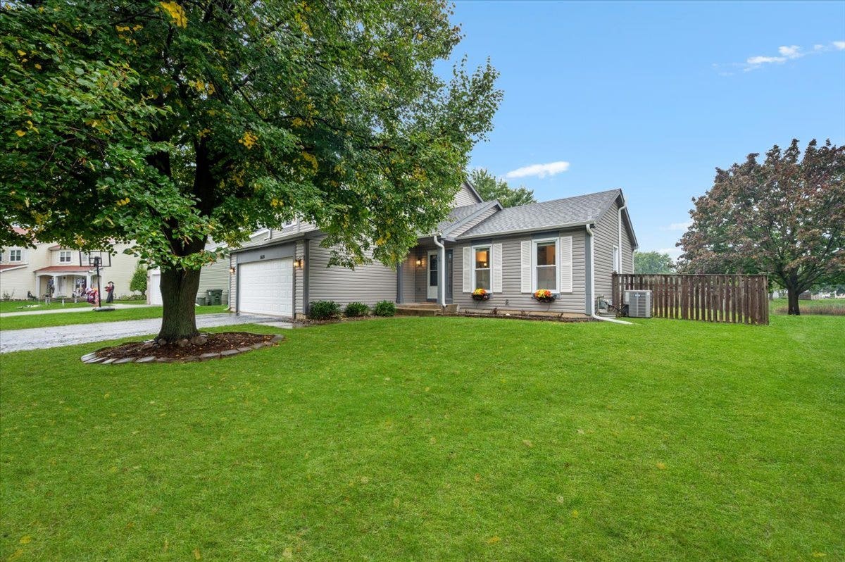 169 Park Meadow Lane, Bolingbrook, IL 60440 169 Park Meadow Lane, Bolingbrook, IL 60440