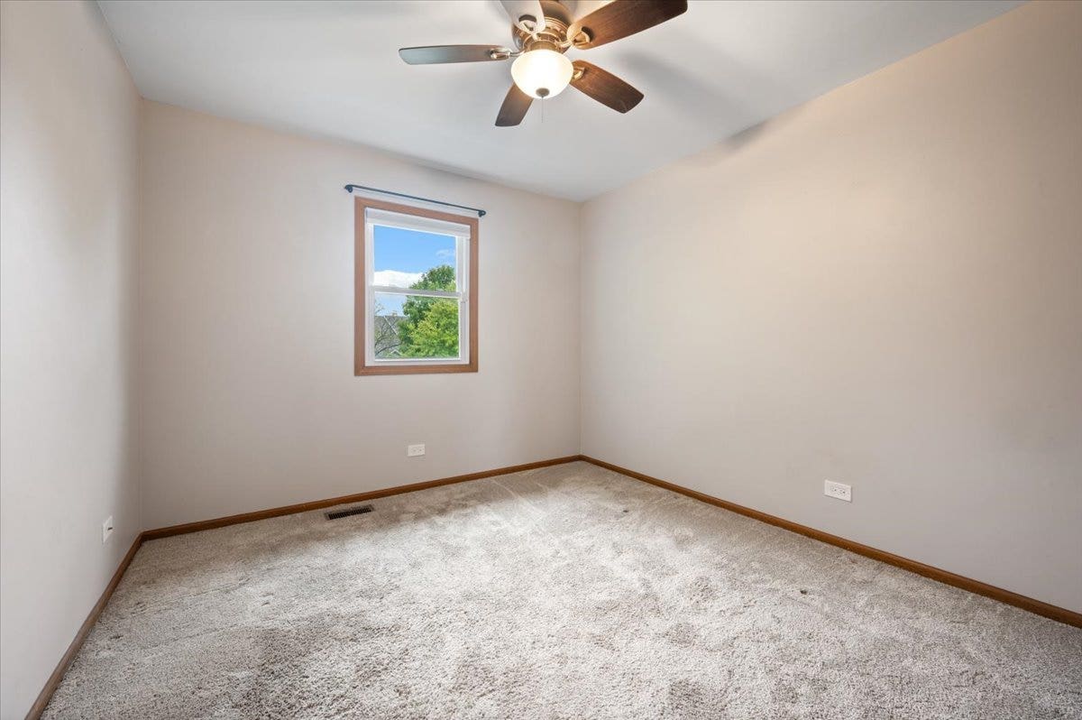 169 Park Meadow Lane, Bolingbrook, IL 60440 169 Park Meadow Lane, Bolingbrook, IL 60440