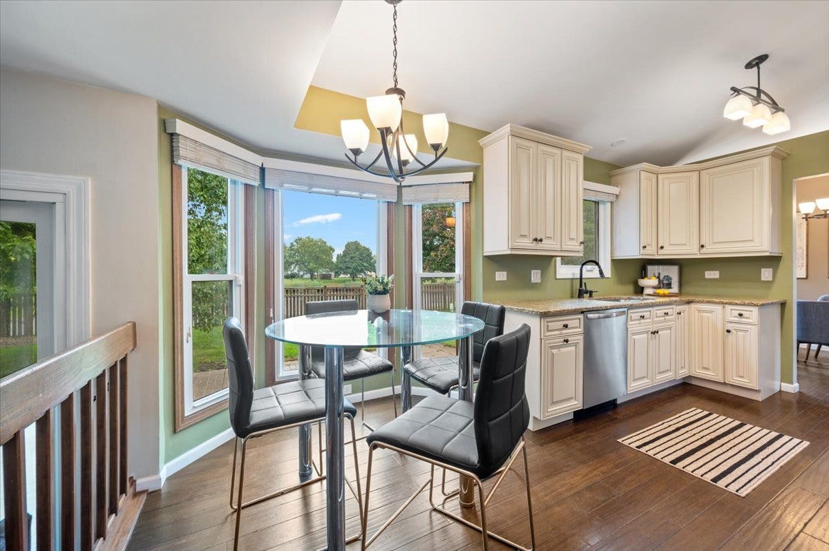 169 Park Meadow Lane, Bolingbrook, IL 60440 169 Park Meadow Lane, Bolingbrook, IL 60440