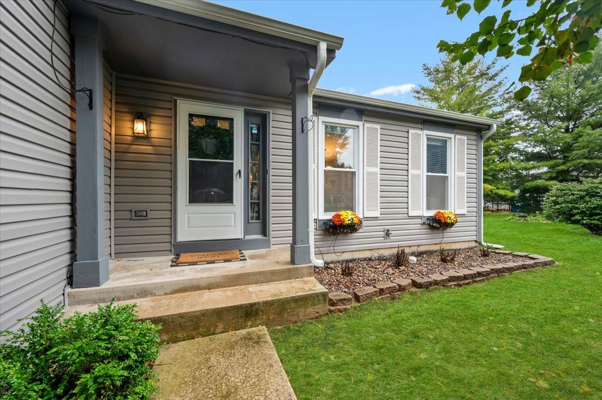 169 Park Meadow Lane, Bolingbrook, IL 60440 169 Park Meadow Lane, Bolingbrook, IL 60440