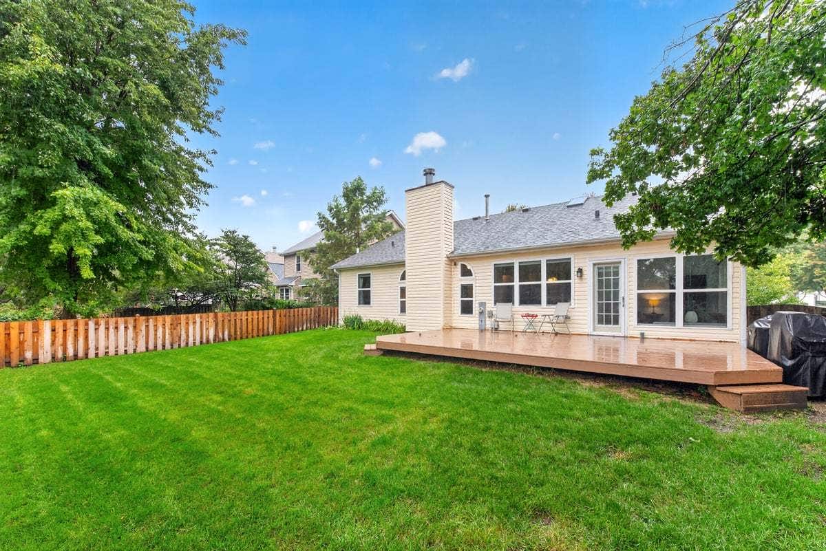 397 Meadowview Lane, Aurora, IL 60502 397 Meadowview Lane, Aurora, IL 60502