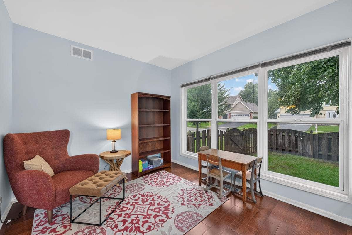 397 Meadowview Lane, Aurora, IL 60502 397 Meadowview Lane, Aurora, IL 60502