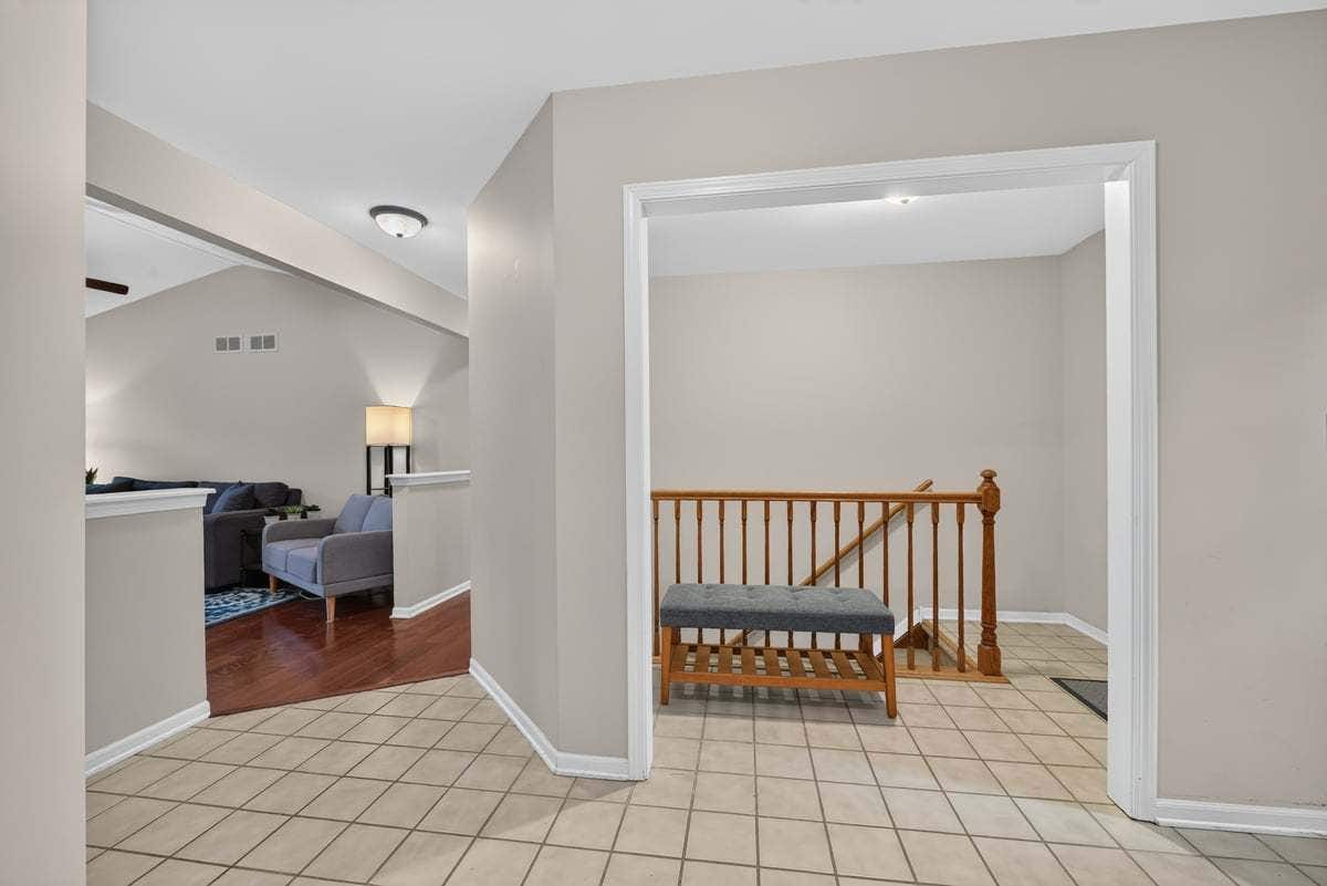 397 Meadowview Lane, Aurora, IL 60502 397 Meadowview Lane, Aurora, IL 60502