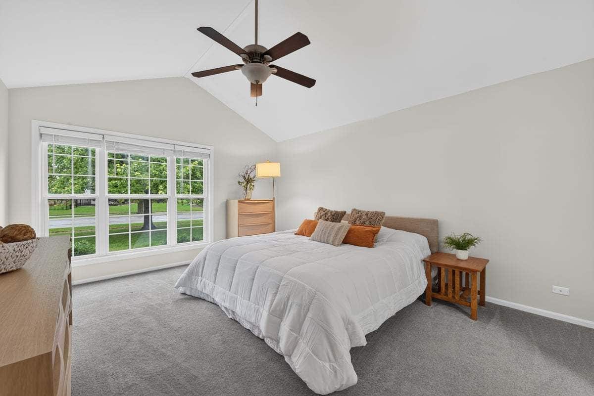 397 Meadowview Lane, Aurora, IL 60502 397 Meadowview Lane, Aurora, IL 60502
