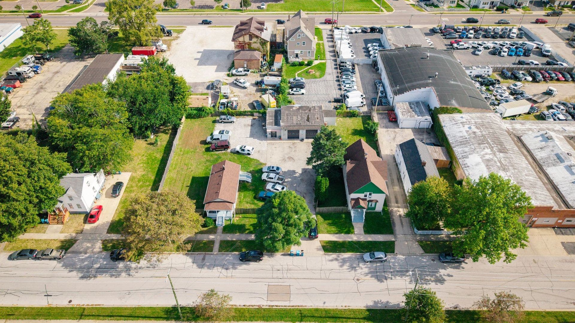 162-172 Woodlawn Avenue, Aurora, IL 60506