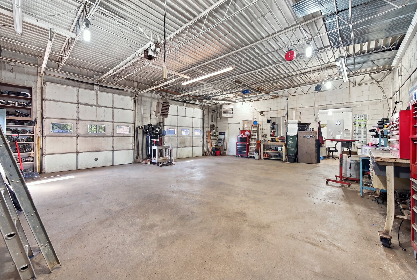 162-172 Woodlawn Avenue, Aurora, IL 60506