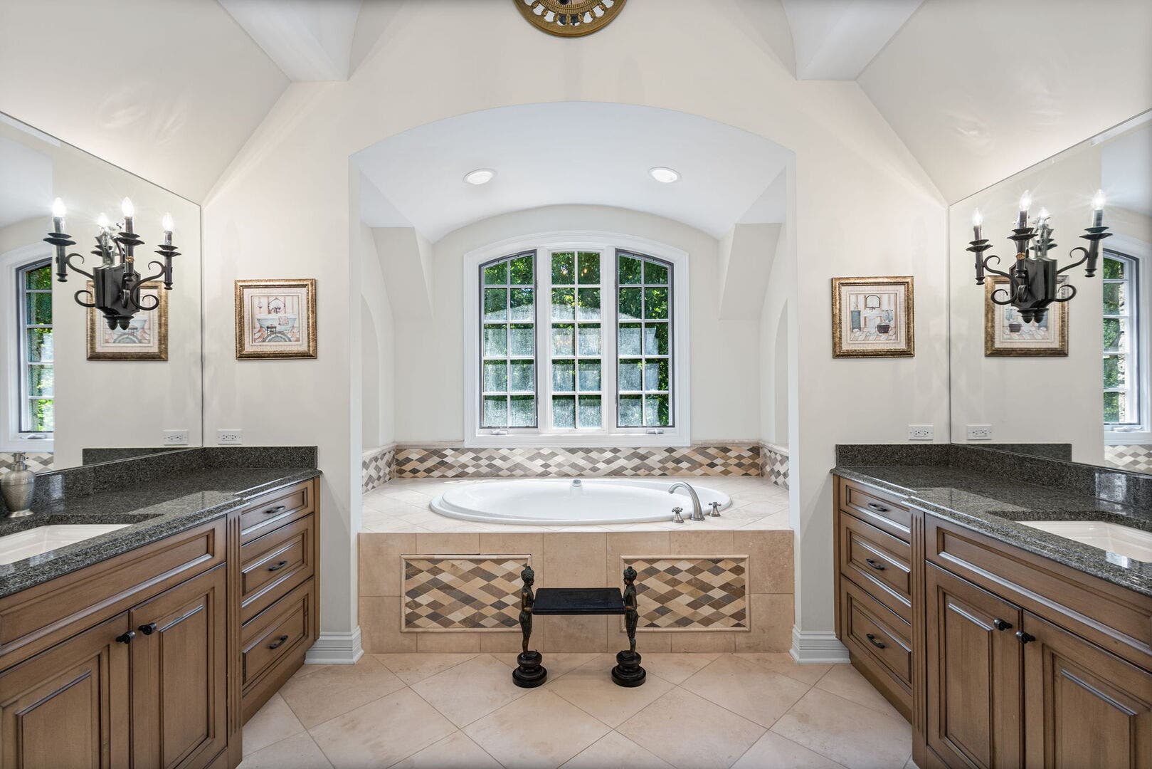 594-A N Plum Tree Road, Barrington, IL 60010
