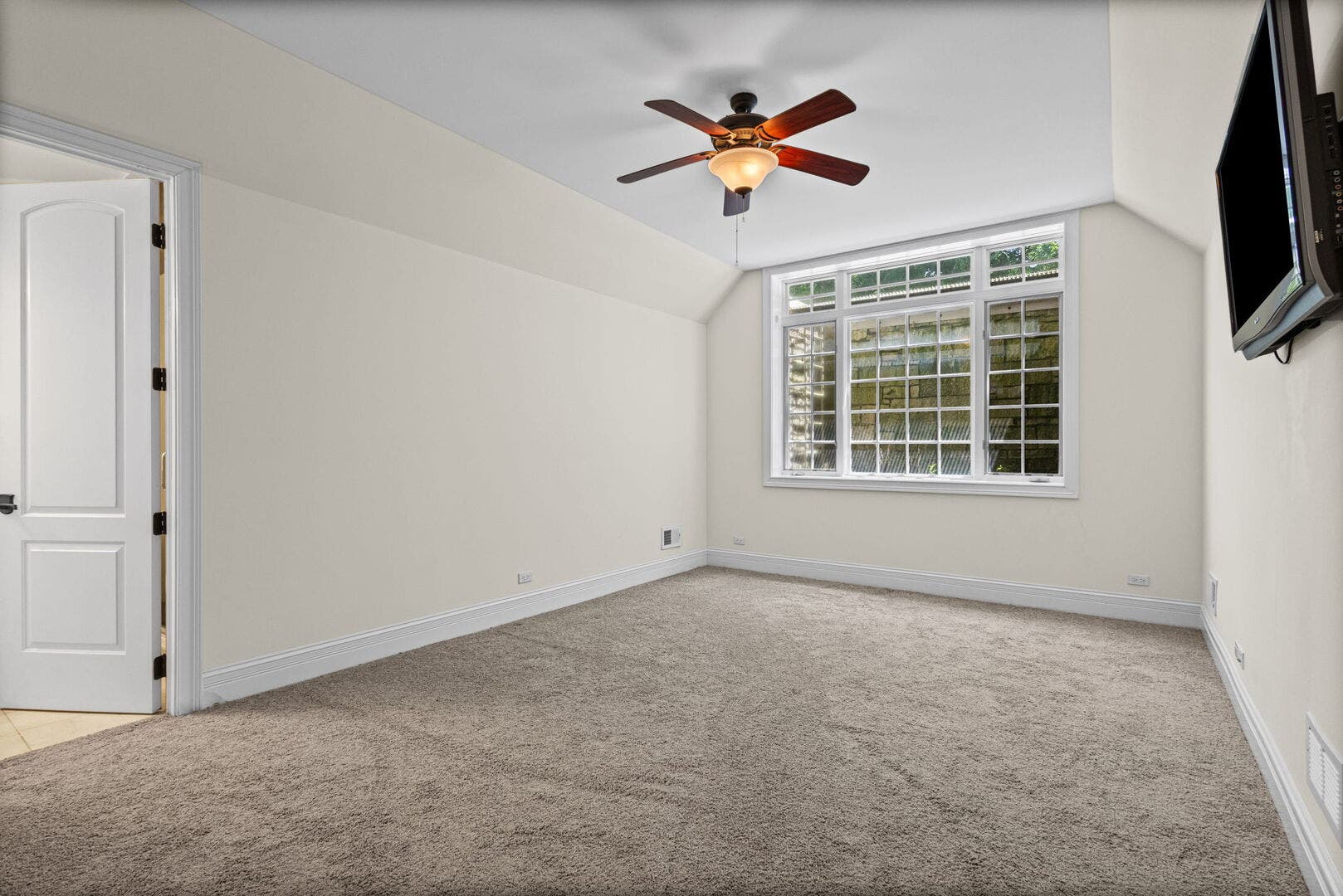 594-A N Plum Tree Road, Barrington, IL 60010