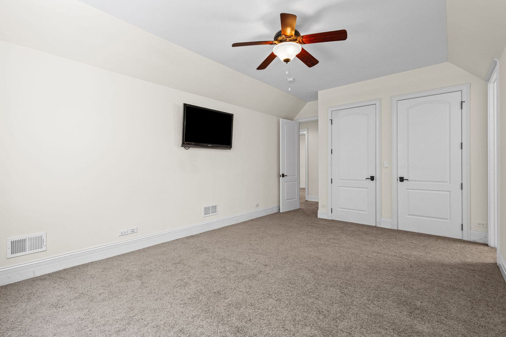 594-A N Plum Tree Road, Barrington, IL 60010