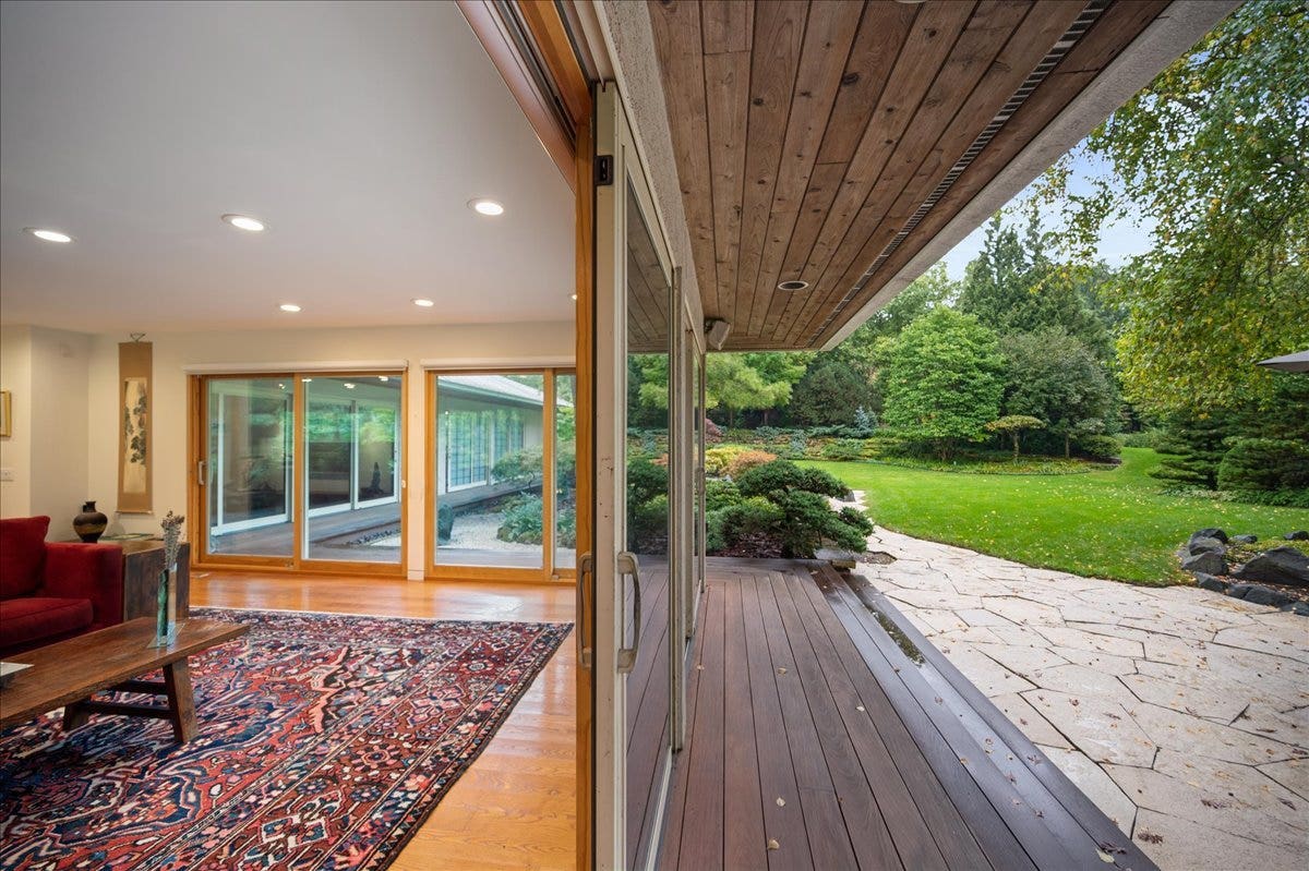 11 Rockgate Lane, Glencoe, IL 60022 11 Rockgate Lane, Glencoe, IL 60022