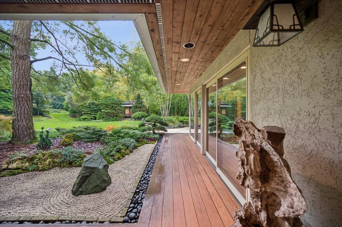 11 Rockgate Lane, Glencoe, IL 60022 11 Rockgate Lane, Glencoe, IL 60022