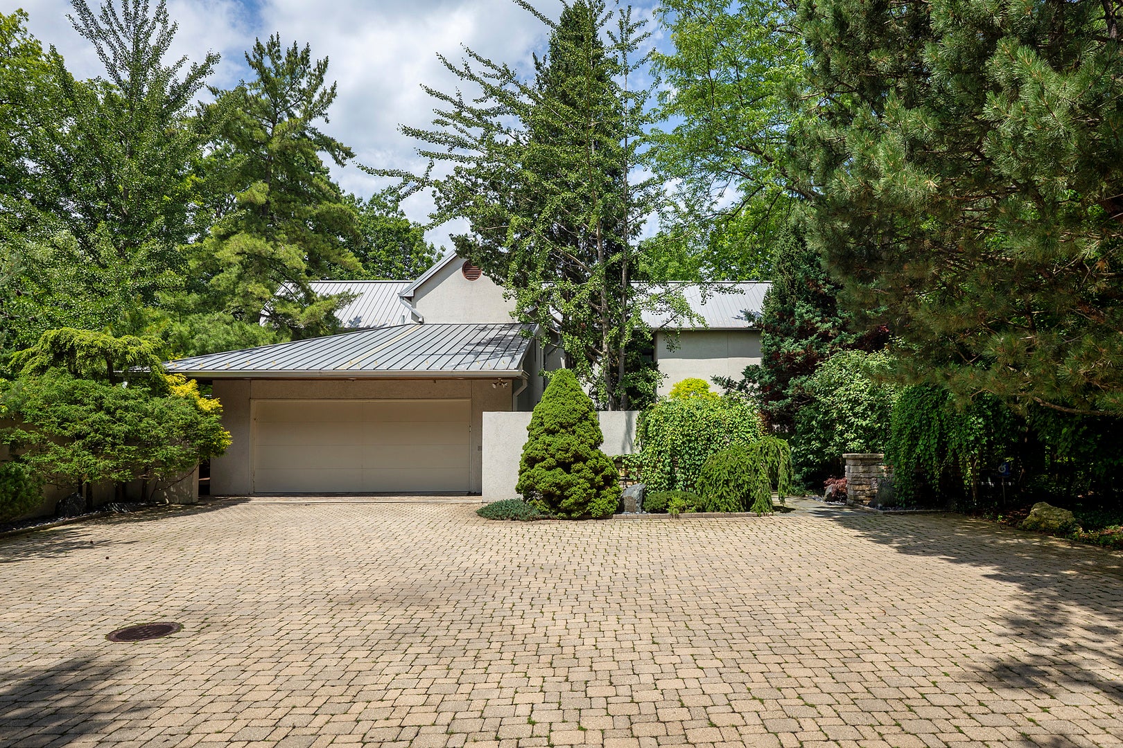 11 Rockgate Lane, Glencoe, IL 60022 11 Rockgate Lane, Glencoe, IL 60022