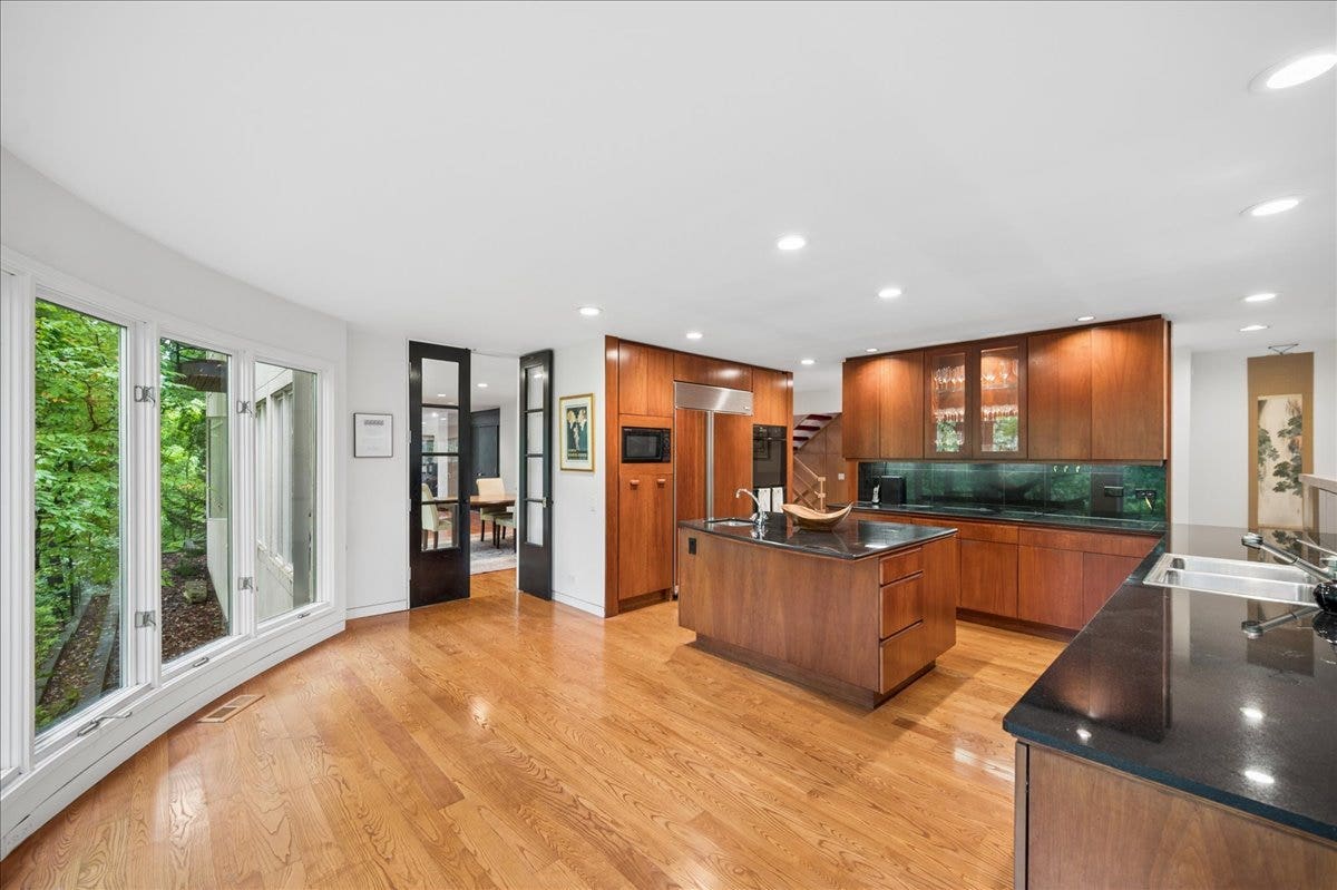 11 Rockgate Lane, Glencoe, IL 60022 11 Rockgate Lane, Glencoe, IL 60022