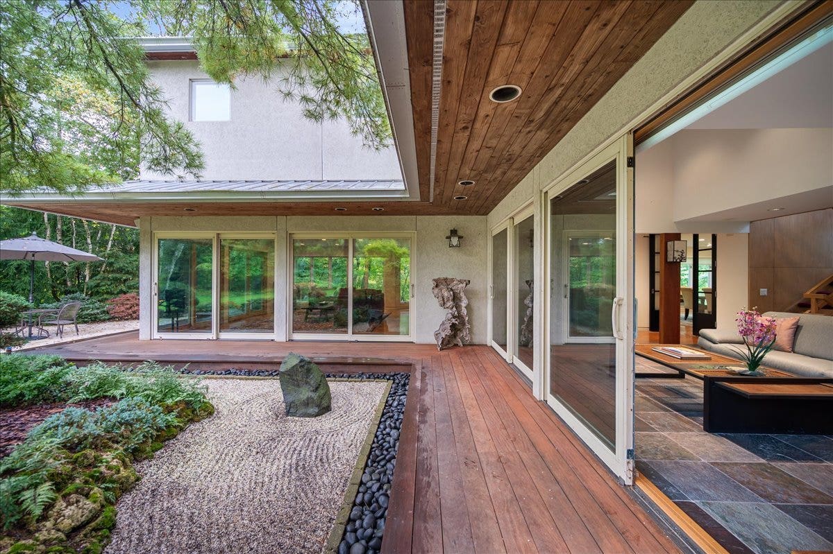 11 Rockgate Lane, Glencoe, IL 60022 11 Rockgate Lane, Glencoe, IL 60022